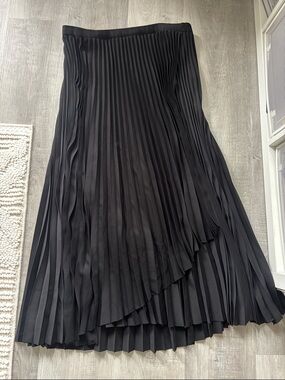 Babaton Black Pleated Skirt